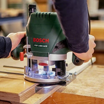Bosch Oberfräse POF 1400 ACE (1.400 Watt, im Koffer) + Bosch 15tlg. Fräser Set (Holz, Zubehört für Oberfräsen mit 8 mm Schaft) - 4